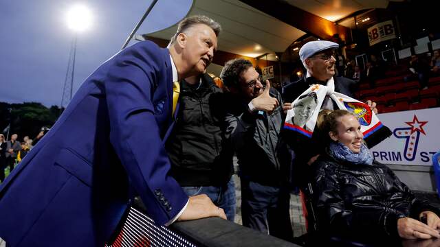 Van Gaal nam voor iedereen uitgebreid de tijd.