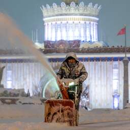Ook Moskou zucht onder 'recordlawine' aan sneeuw, -50 graden in Siberië