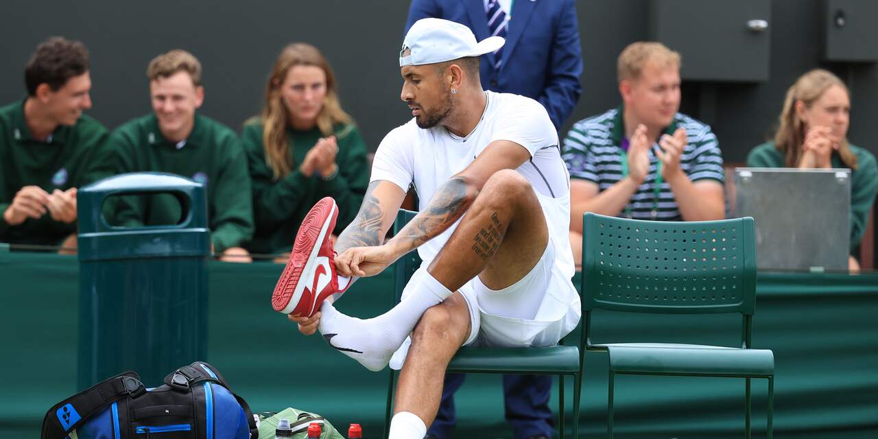 Kyrgios houdt zich niet aan kledingvoorschrift op Wimbledon: 'Ik doe wat ik wil'
