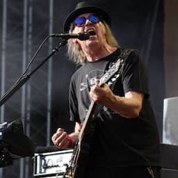 Neil Young roept op tot concertverbod vanwege corona