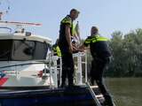 Politie zet boot en helikopter in bij zoektocht naar vermiste opvarenden in Limburg