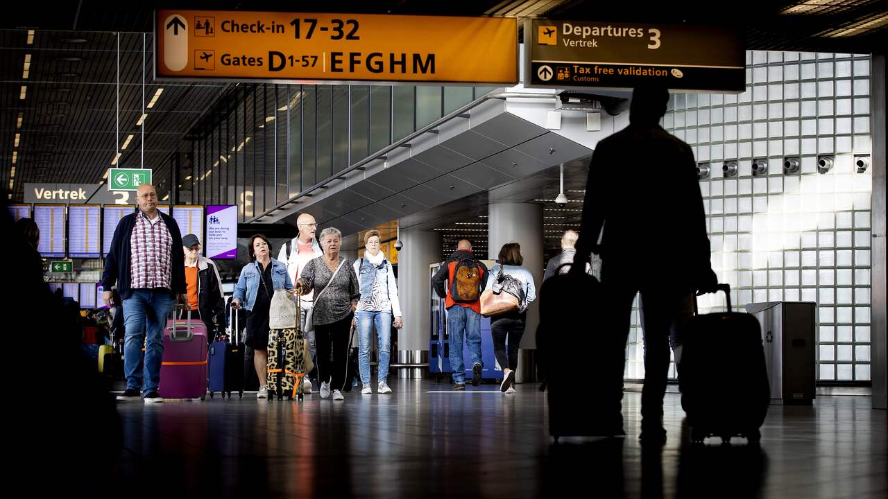 Schiphol expects busy May holidays to continue for the time being |  NOW