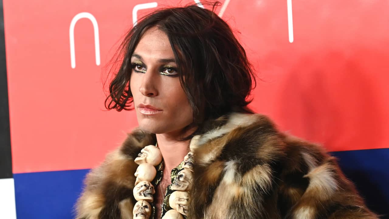 Ezra Miller biedt excuses aan voor gedrag en is therapie begonnen |  Achterklap | NU.nl