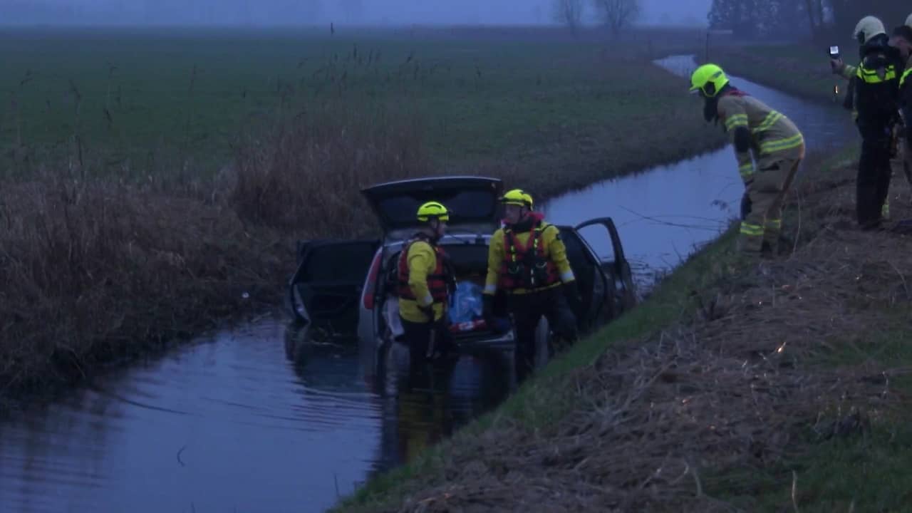 Bestuurder Spoorloos Nadat Auto In Gelderse Sloot Belandt | NU.nl