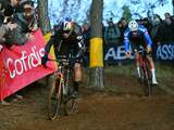 Van Aert relaxed voor nieuw duel met Van der Poel: 'Wereldtitel voegt niet veel toe'