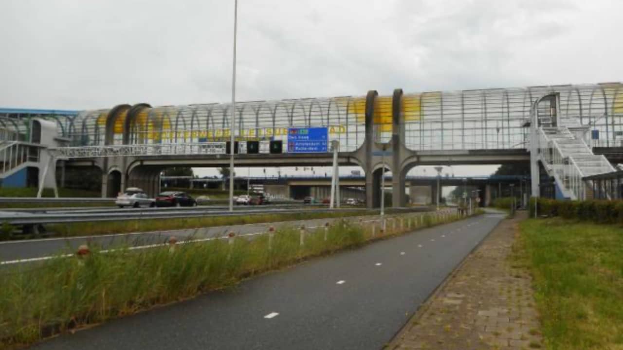 Zoetermeer closes Nelson Mandela bridge due to possible risk of collapse |  Interior