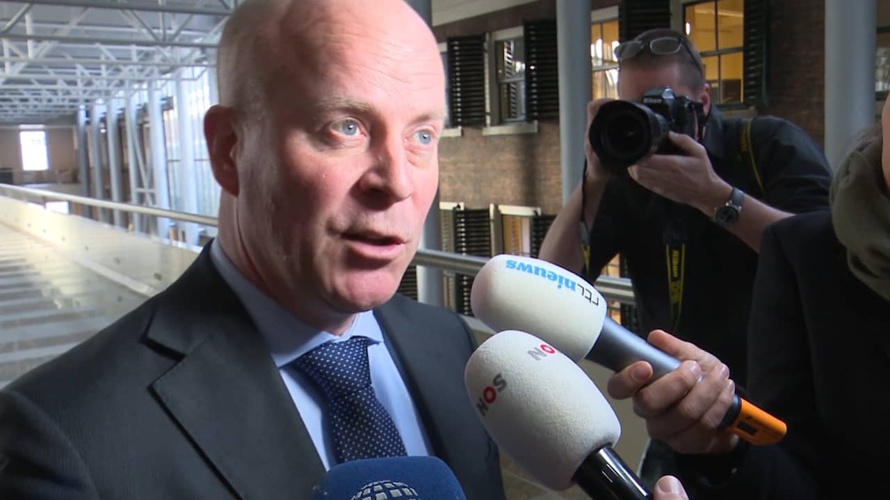Knops legt uit waarom bestuur Sint Eustatius overgenomen is