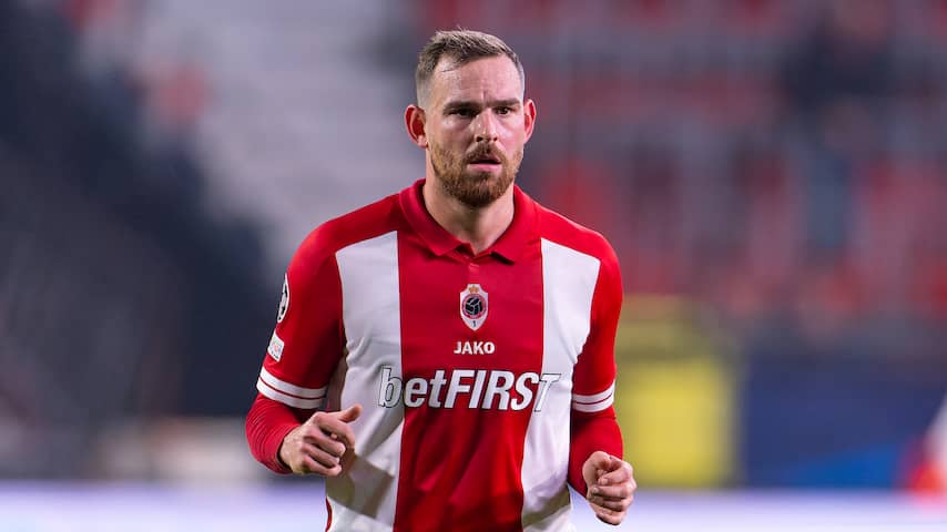 Vincent Janssen Mist Wéér Penalty En Lijdt Pijnlijke Nederlaag Met ...