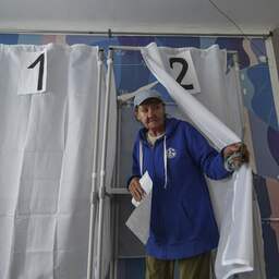 Eerste resultaten schijnreferenda: Oekraïense gebieden willen bij Rusland horen