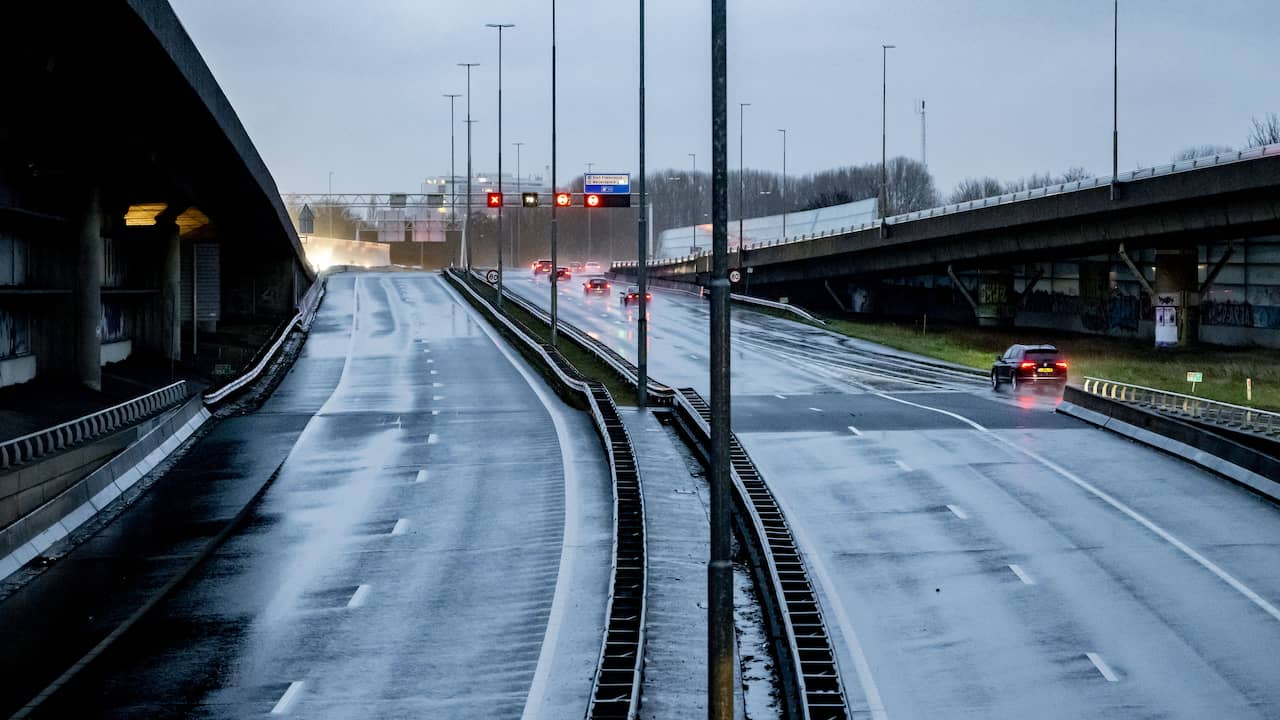 Pedestrian died after collision with police car on A20 in Rotterdam |  Interior