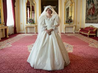 Diana's historische trouwjurk nagemaakt voor The Crown: 'Iedereen viel stil'