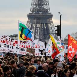 Franse protesten en rellen om pensioenplannen: dit is er aan de hand