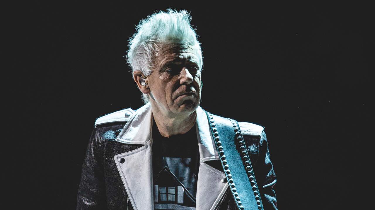 U2-bassist Adam Clayton gescheiden na huwelijk van elf jaar ...