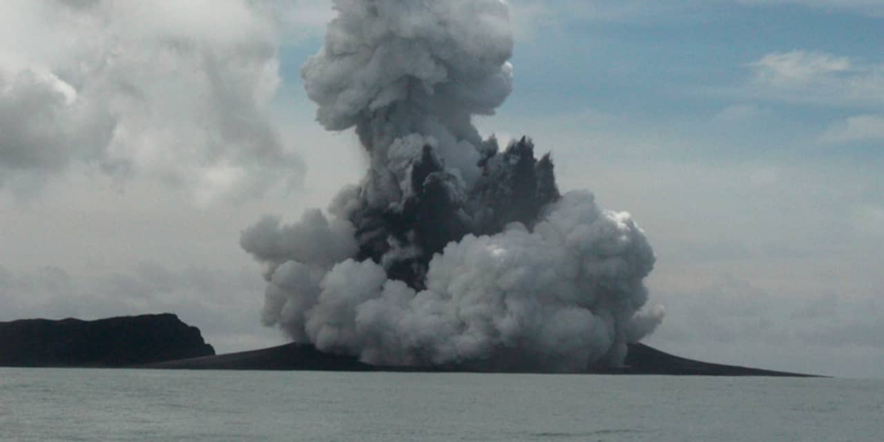 Gevolgen enorme vulkaanuitbarsting Tonga ook in Nederland waarneembaar