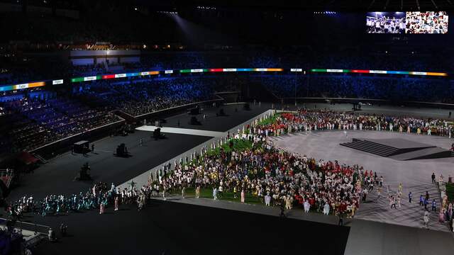 De sporters kwamen land voor land het stadion binnen.