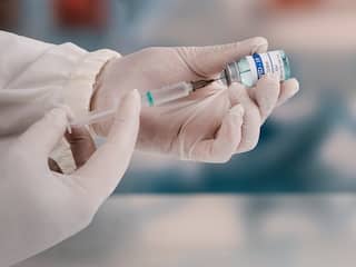 Nieuwe coronavariant dominant in Nederland, aanpassing vaccin aangeraden