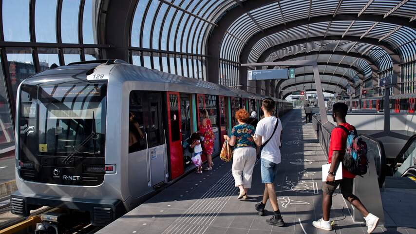 Noord/Zuidlijn rijdt korte tijd niet naar Zuid door wisselstoring