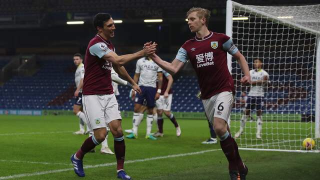 Verdediger Ben Mee maakte een van de treffers voor Burnley bij de zege op Aston Villa.