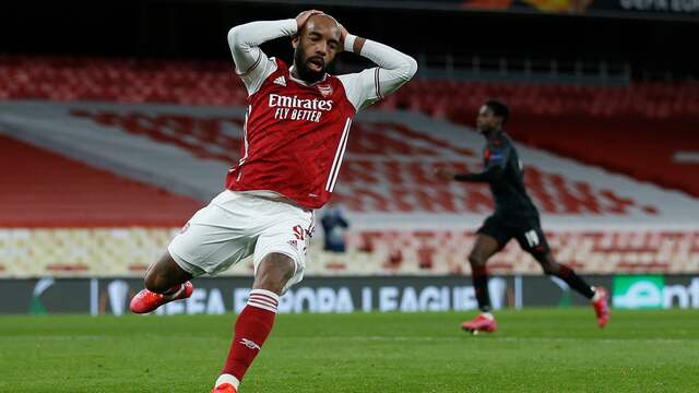 Mede door een enorme misser van Alexandre Lacazette slaagde Arsenal er niet in te winnen van Slavia Praag.