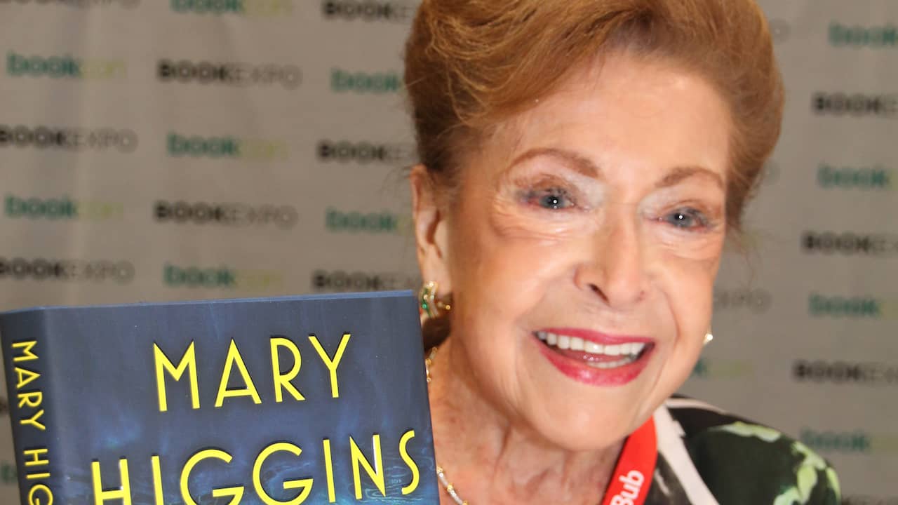 Bestseller Author Mary Higgins Clark Died At The Age Of 92 - Teller Report