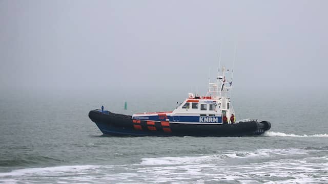 Politie staakt zoektocht naar derde opvarende fataal bootongeluk Zeeland. Politie staakt zoektocht naar derde opvarende fataal bootongeluk Zeeland.