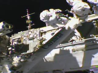 Astronauten repareren robotarm van ruimtestation ISS