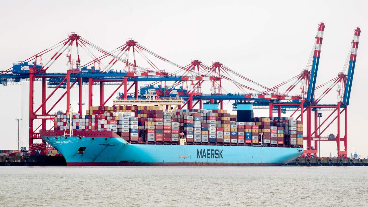 Maersk Container Carrier Chaos in the Red Sea Causes Delays and Surcharge