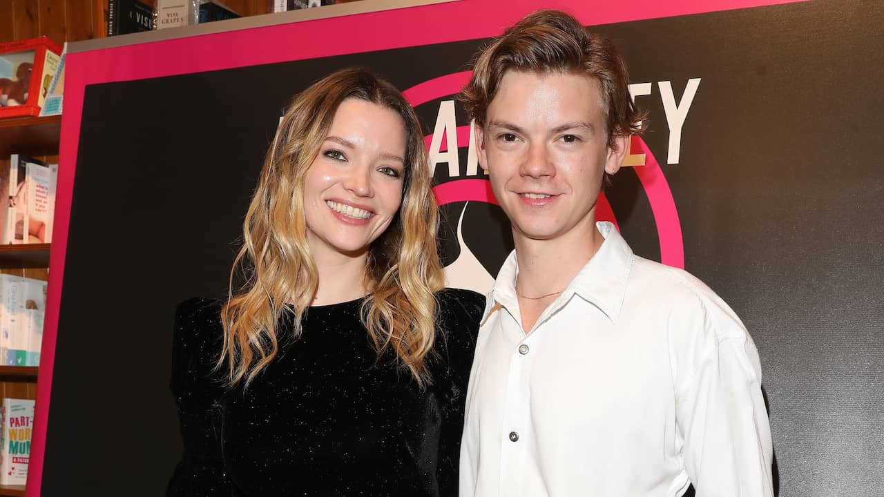 Thomas Brodie-Sangster and Talulah Riley Engaged: Love Actually Actor ...