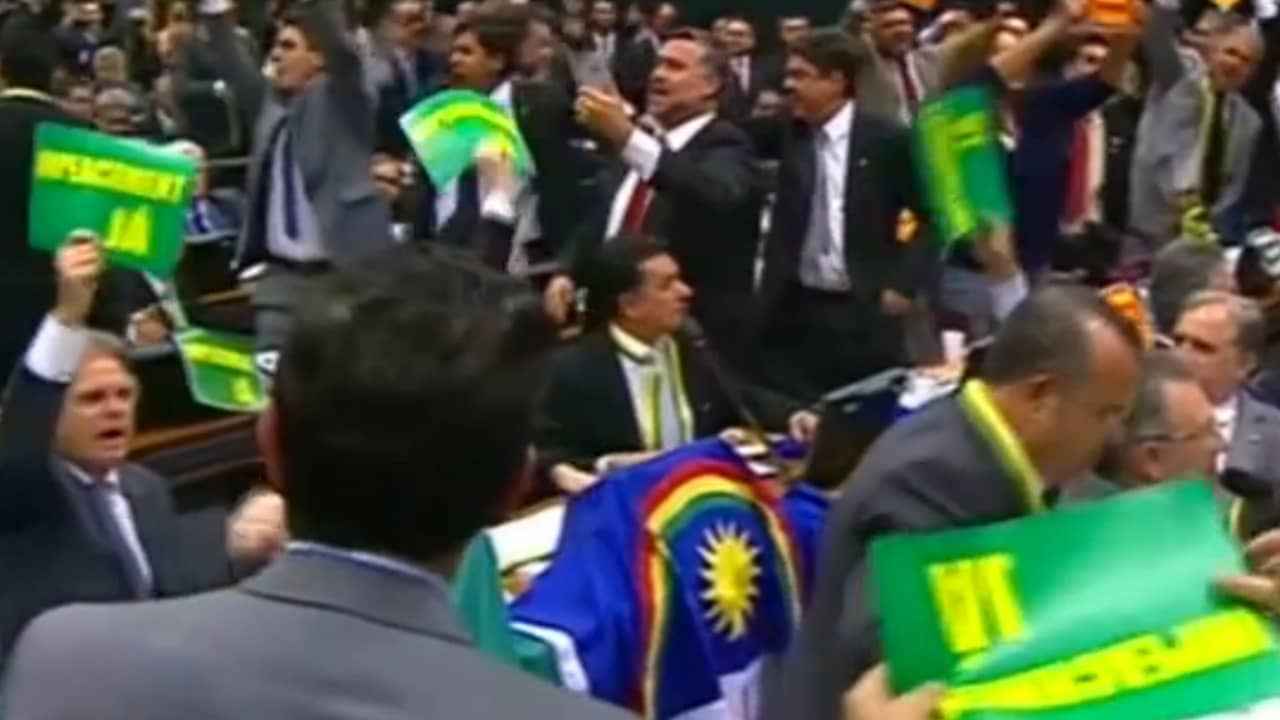 Chaotische vergadering Braziliaans parlement over afzetting president Rousseff