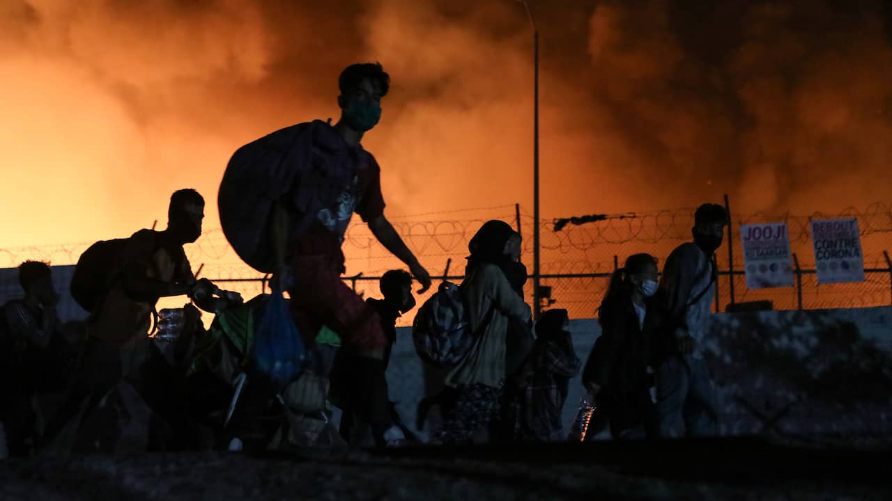 Fire broke out in Greek refugee camp Moria |  NOW