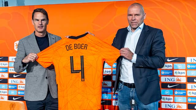 Frank de Boer bij zijn presentatie als bondscoach.