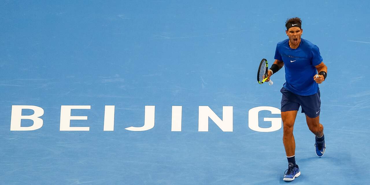 Nadal overleeft matchpoints en bereikt tweede ronde in Peking