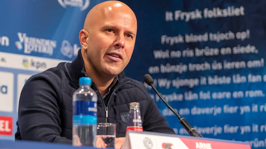 AZ-coach Slot: 'We hadden alles in de Eredivisie ruim moeten winnen'