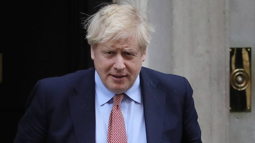 Met coronavirus besmette Boris Johnson blijft langer in ziekenhuis