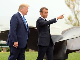 Franse president Macron noemt de NAVO 'hersendood'