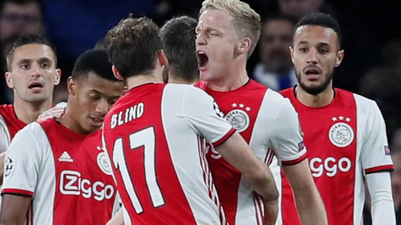 Van de Beek zet Ajax op 1-4 na voorbereidend werk Ziyech