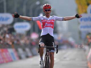 Mollema wint Ronde van Lombardije als eerste Nederlander in 38 jaar