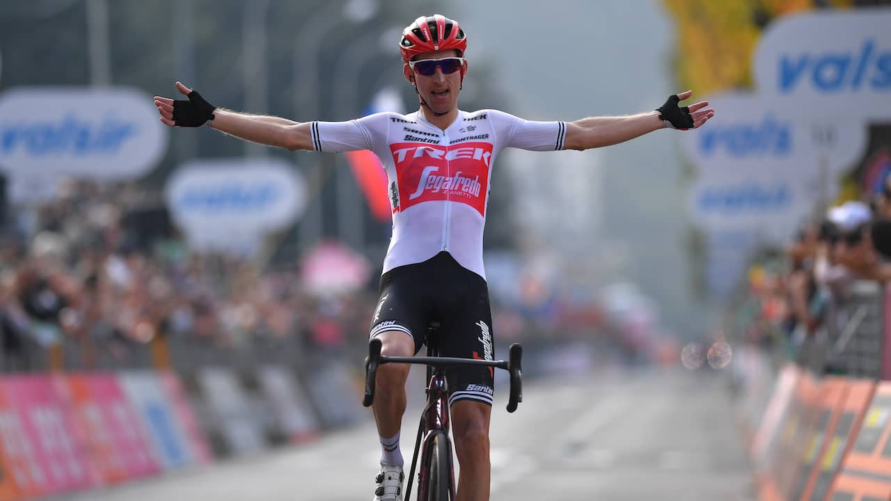 Mollema blijkt Japan Cup te hebben gewonnen na slim leugentje