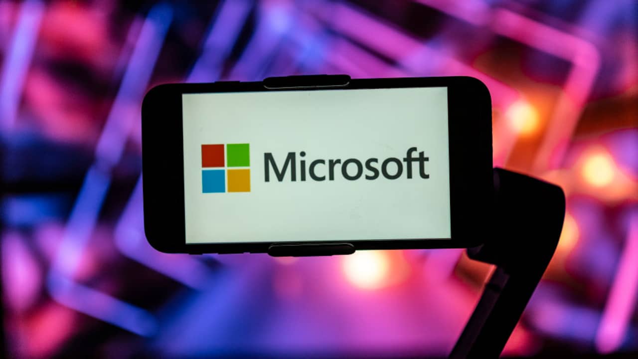 Microsoft allows companies and governments to store data in Europe |  Technician