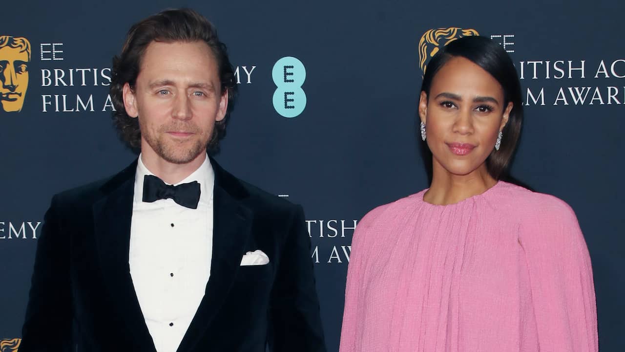 Tom Hiddleston and Zawe Ashton expecting first child |  NOW