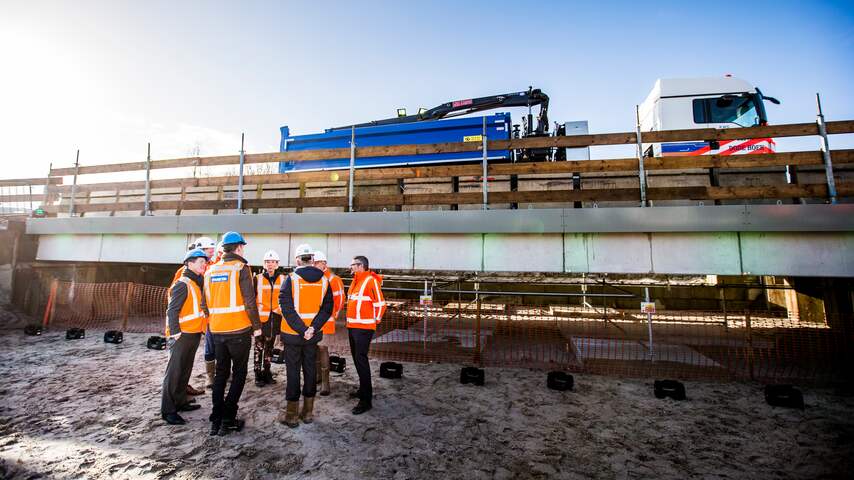 Eerste herbruikbare viaduct in Nederland bij Kampen in gebruik genomen