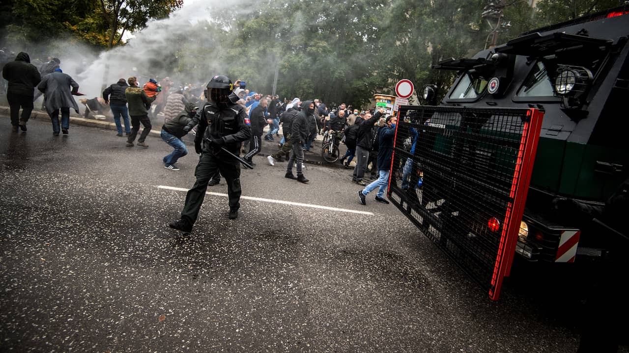 Slovak government building stormed due to plan to test entire population |  NOW