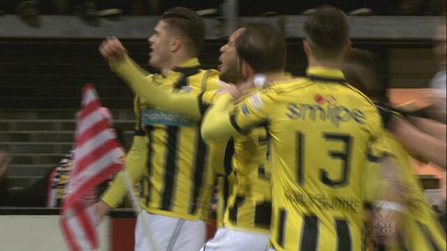 Baker schiet Vitesse van afstand op 1-0