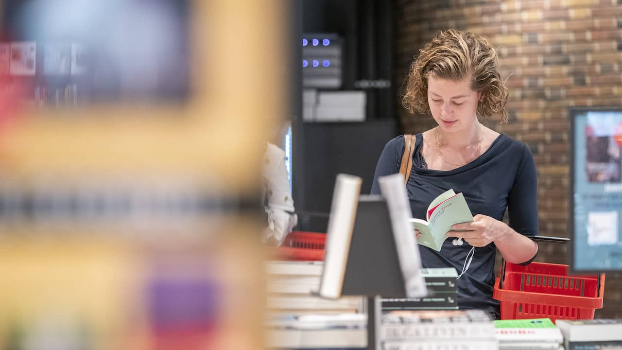 Fysieke boekwinkels maken inhaalslag, Nederlandstalige boeken minder in | Boek & Cultuur | NU.nl