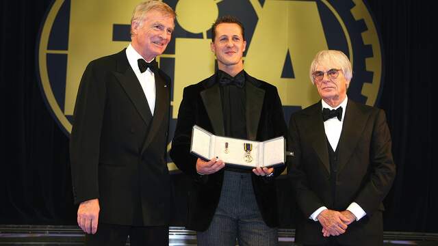 Max Mosley, Michael Schumacher en Bernie Ecclestone bij het FIA-gala in 2006.