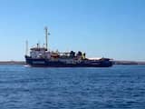 Politie gaat aan boord van reddingsschip Sea-Watch in haven Lampedusa