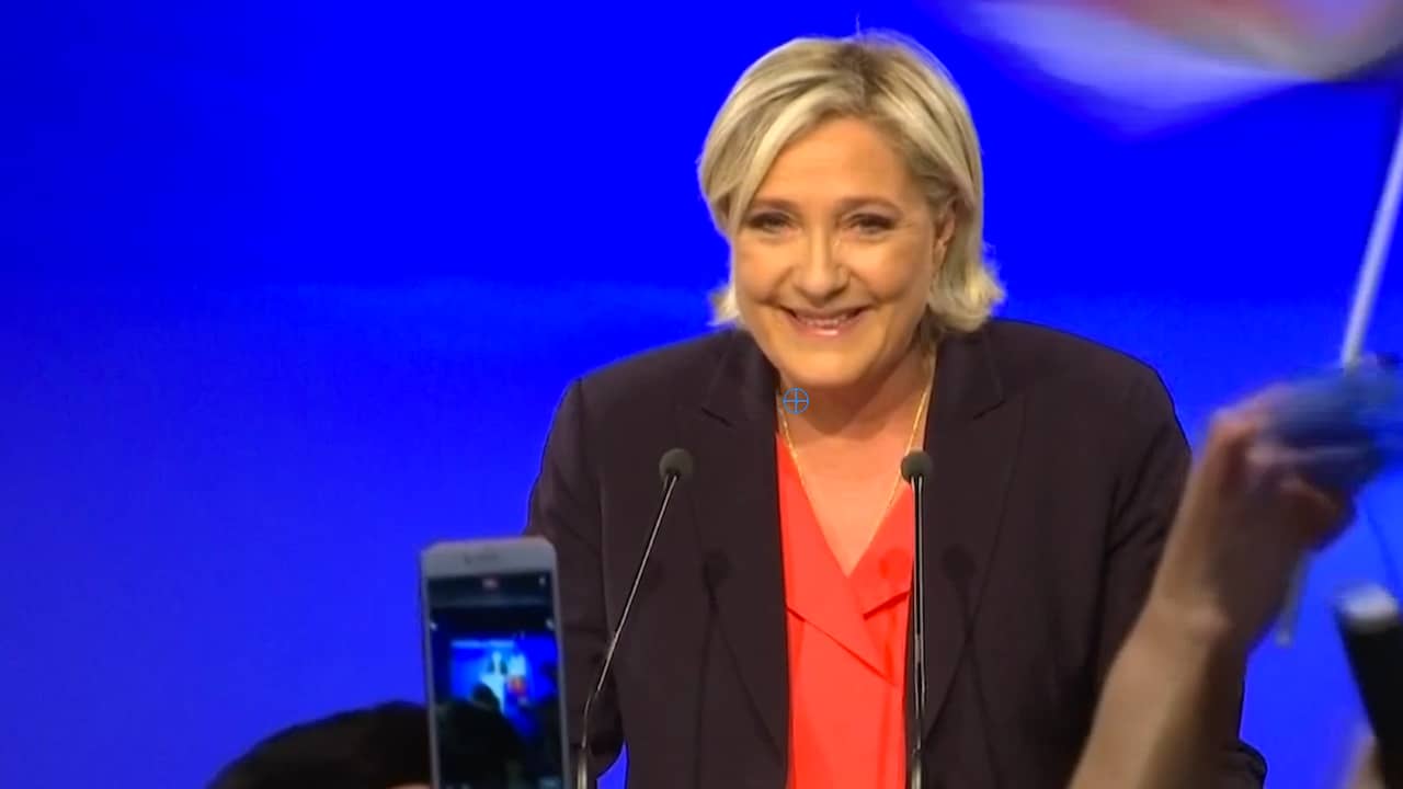 Le Pen roept patriotten op het gevecht aan te gaan