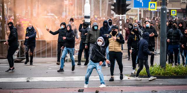 En waarom is niet onderzocht wat de rol is van de politie waardoor het uit de hand is gelopen.