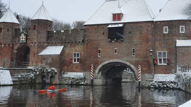 Lezer Thijs Bruins spotte zondagochtend een kanoër in Amersfoort.