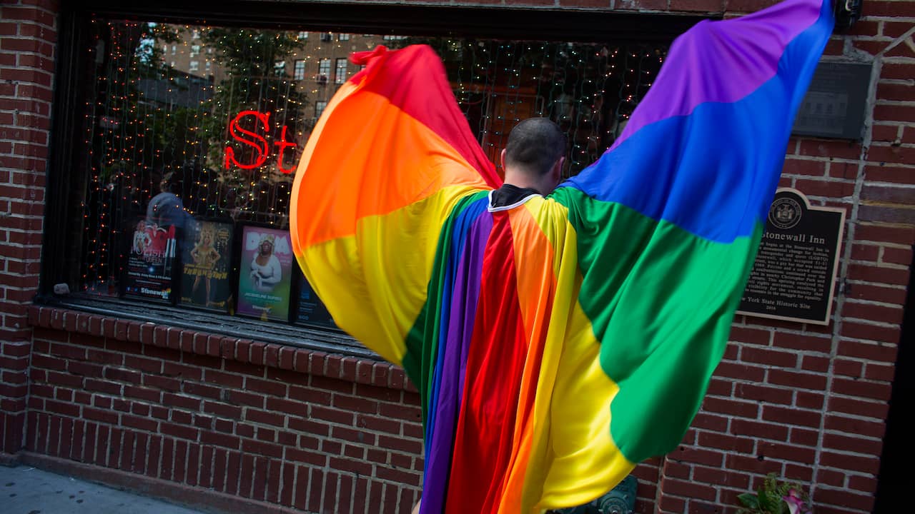 Beeld uit video: Hoe de rellen bij Stonewall de start van de Pride-beweging werden